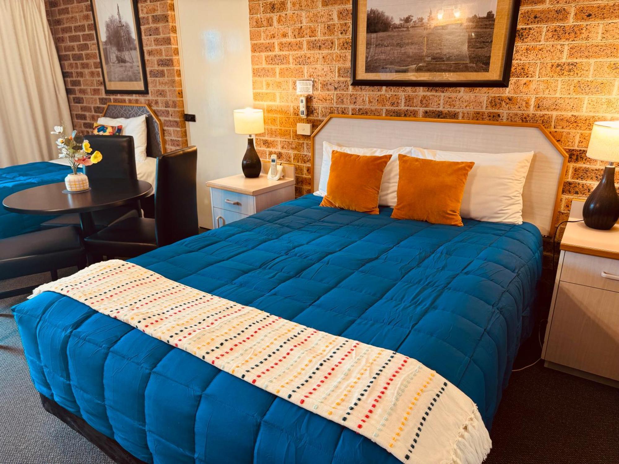 Town And Country Motor Inn แทมเวิร์ธ ภายนอก รูปภาพ